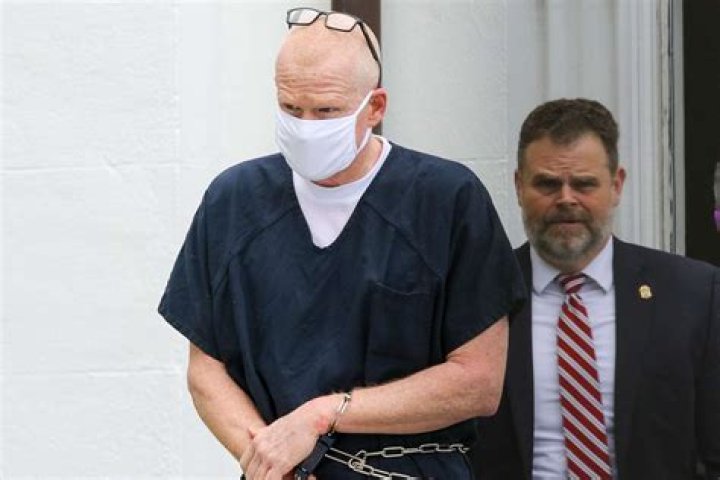 
Alex Murdaugh’s Last Text to Wife Revealed in Court — and Prosecutors Say He Called Her After Killings 