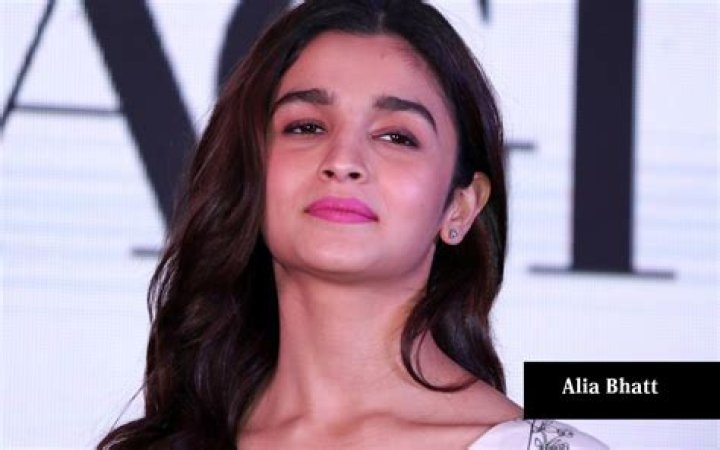 Alia Bhatt Height, Weight, Net Worth, Age, Birthday, Wikipedia, Who, Nationality, Biography