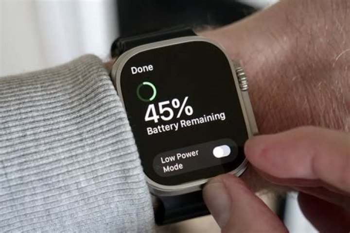 
Apple Watch battery heated up and exploded, claims use 