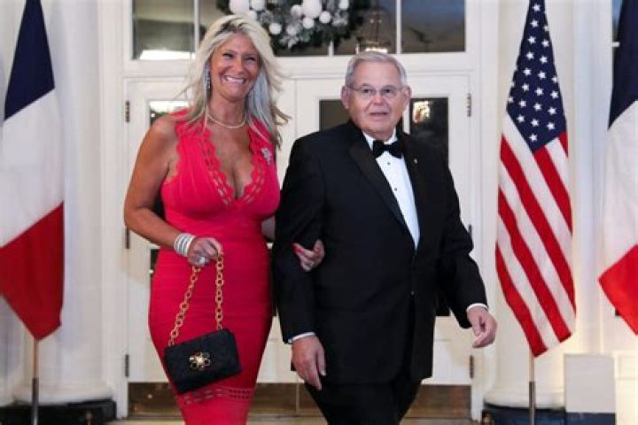 
Bob Menendez Height, Weight, Net Worth, Age, Birthday, Wikipedia, Who, Instagram, Biography 