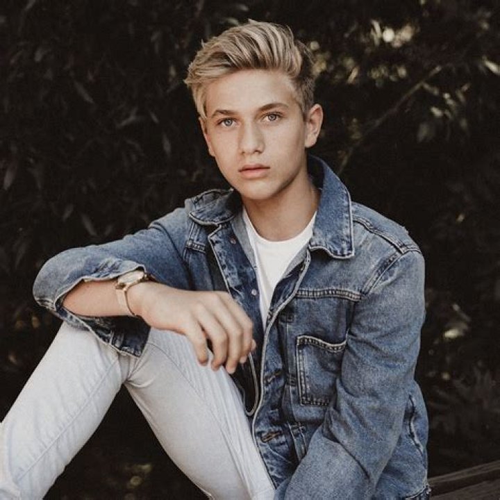Cesar Martinez (TikTok Star) Biography, Age, Girlfriend, Height, Net Worth