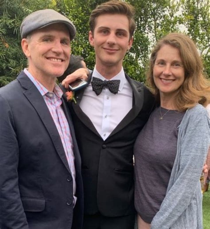 
Greg Fitzsimmons is Married to Wife: Erin Fitzsimmons. Kids. 