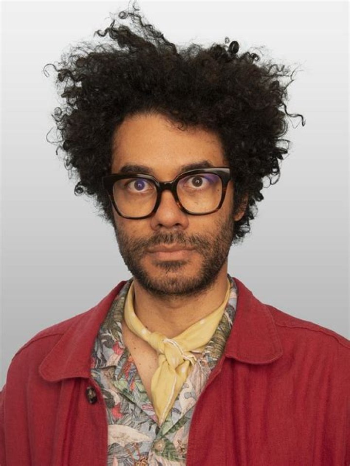 
How Richard Ayoade’s Immigrant Parents Helped Shape His Comedy Career 