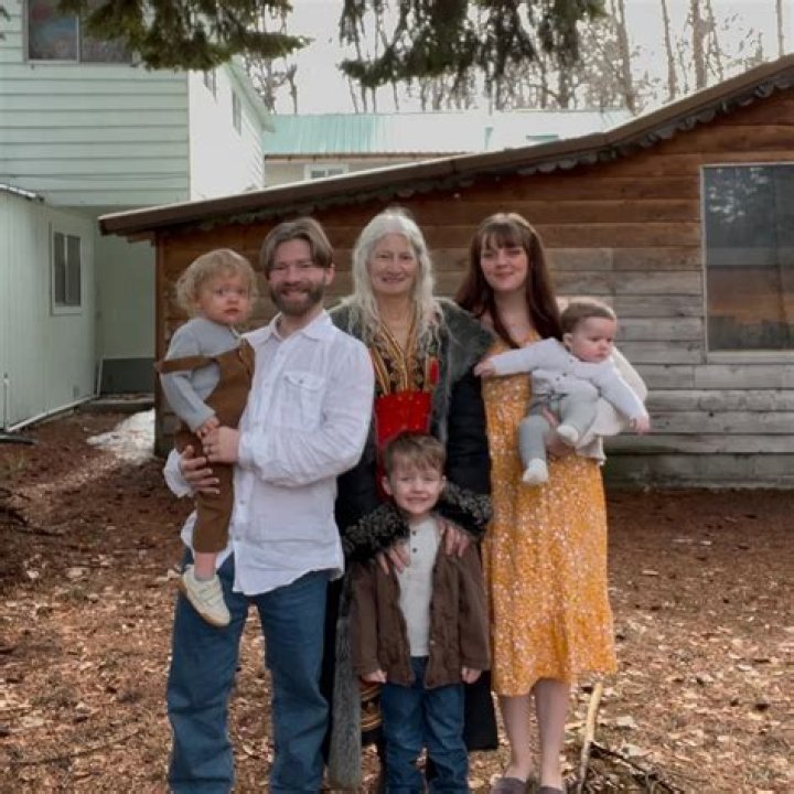 
Is Bear Brown Still Married? Alaskan Bush Peoples Bear Brown, Wife, Net Worth, Age, Bio, Family, Real Name 