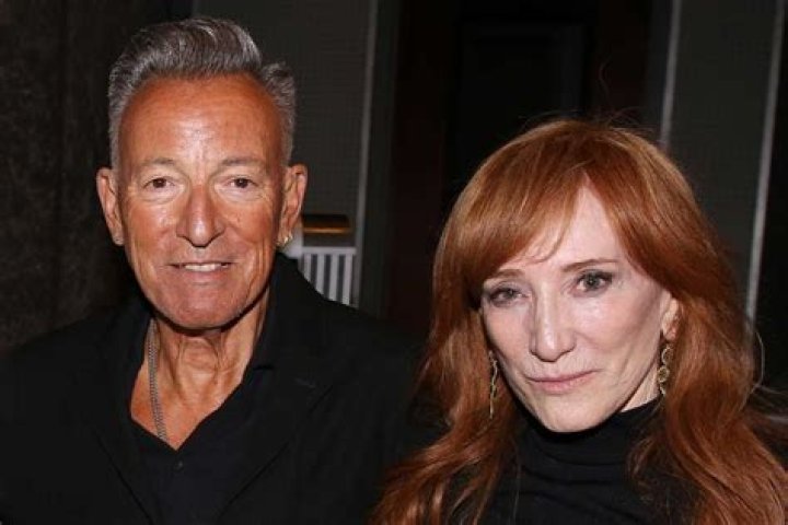 Is Bruce Springsteen Married? Bruce Springsteen-Age, Net Worth, Family, Wife And More.