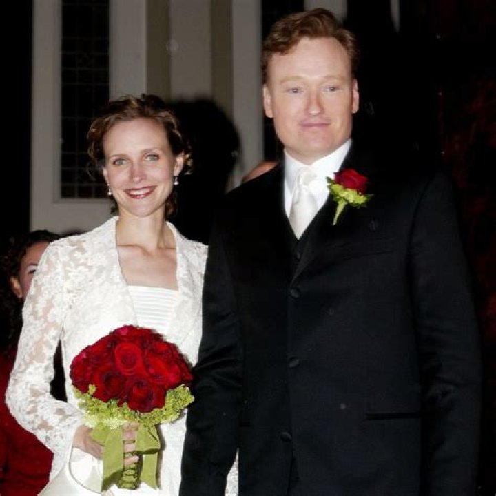 
Is Conna Walker Married? Her Wiki, Age, Husband, Net worth and Height 