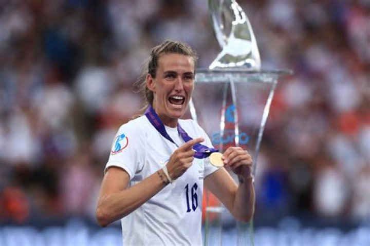 
Jill Scott Retires From Professional Football 