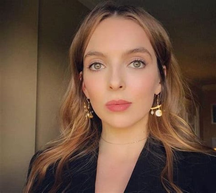 Jodie Comer Biography: Is she married? Find out her biography, married, dating, family life, body measurement, career, net worth