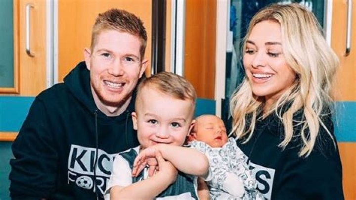 
Kevin De Bruyne Is A Father Of Kids, Meet His Wife Michele Lacroix And Net Worth 