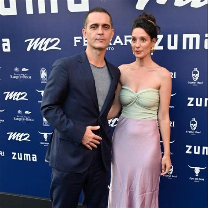 
Pedro Alonso Wife Who is Pedro Alonso Wife? 