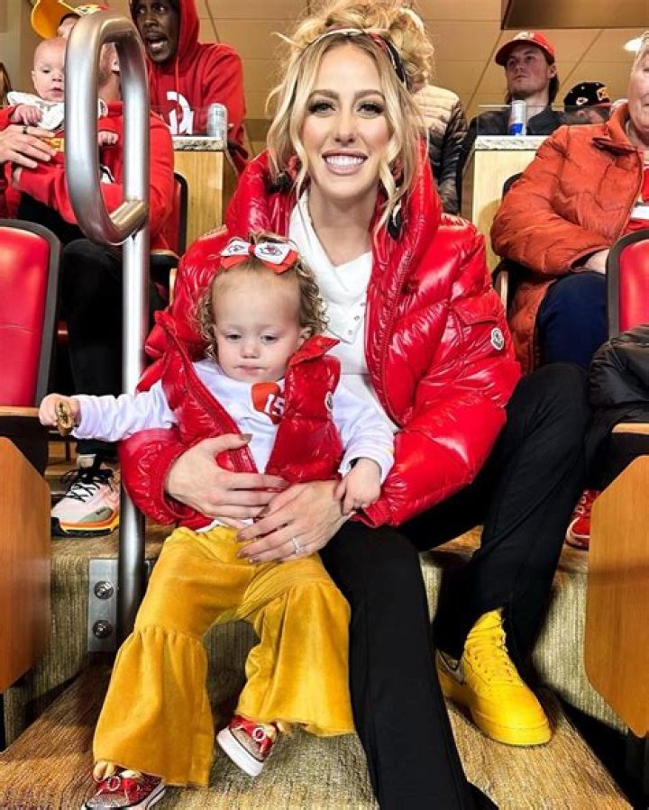 
Pregnant Brittany Mahomes Smiles in Snaps with Daughter Sterling, Who ‘Said No to Photos Today’ 