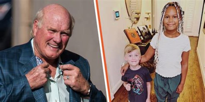 
Terry Bradshaw Has 3 Grandchildren & 2 of Them Have Already Appeared in ‘The Bradshaw Bunch’ 