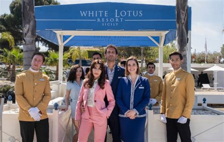 “White Lotus” Actors Leo Woodall and Meghann Fahy Are Flirty On Instagram & Fans Have Noticed