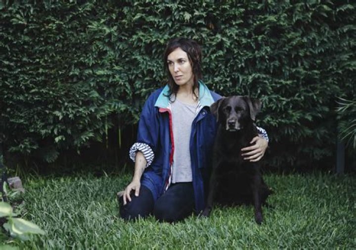 
Who Is Seeker Lover Keeper Singer Holly Throsby’s Partner Zoe? 